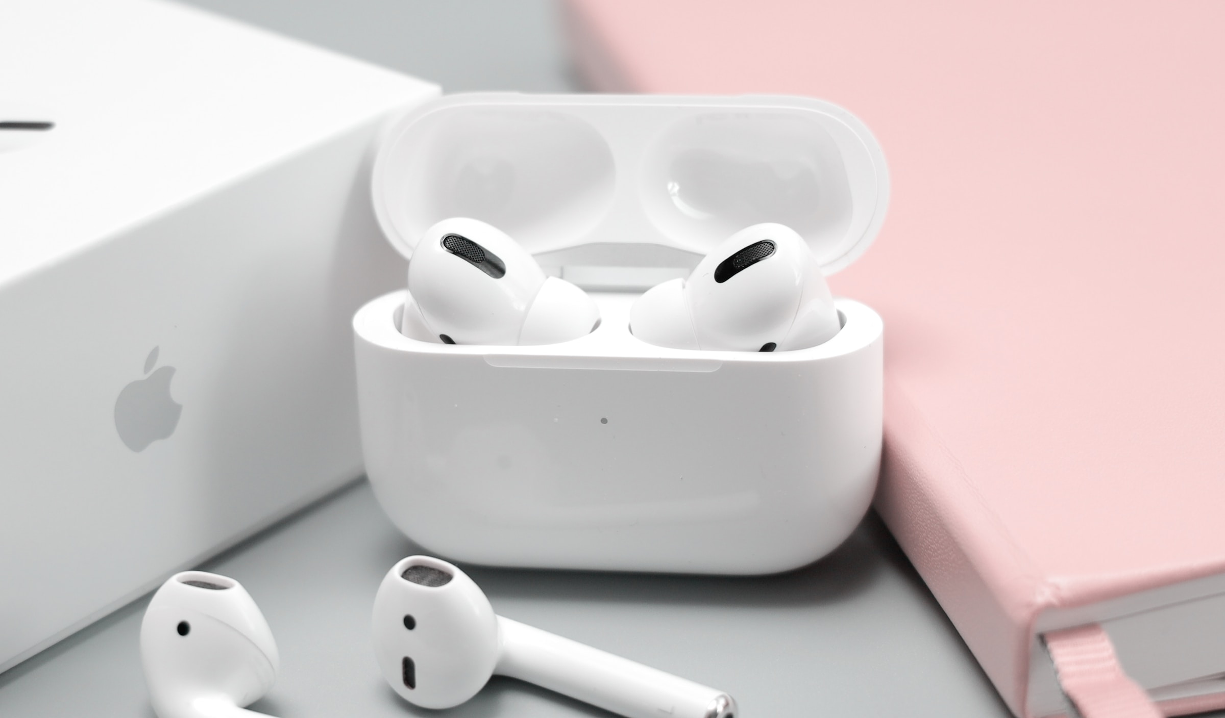 AirPods Pro (Credit: Daniel Romero on Unsplash)