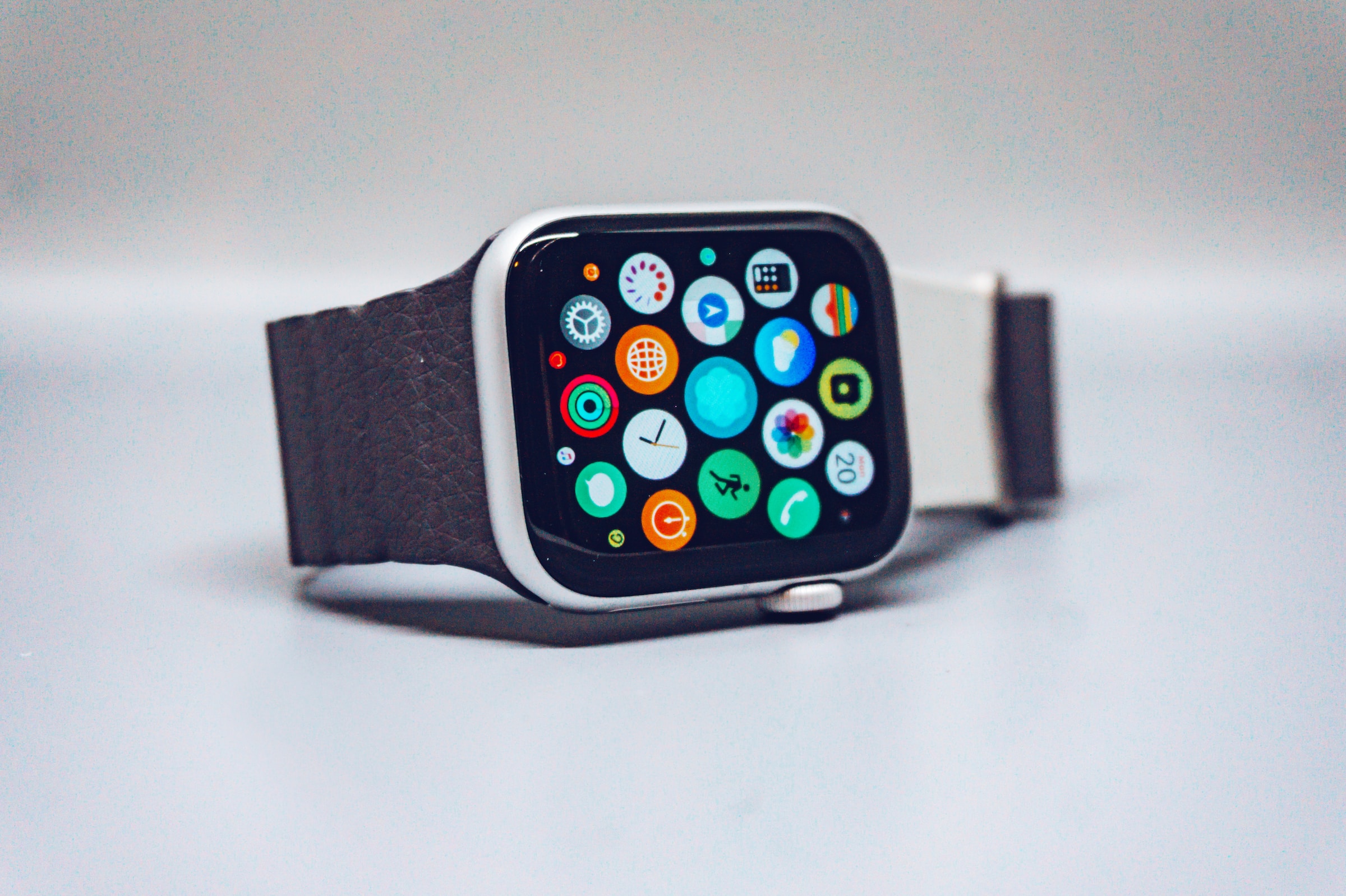 Apple Watch (Credit: Simon Daoudi on Unsplash)