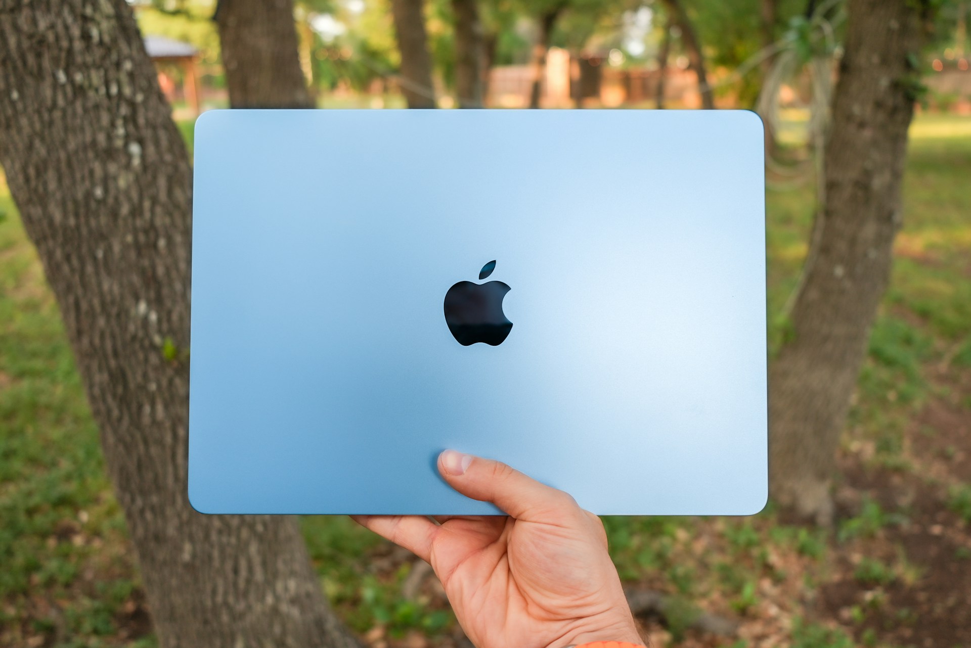 MacBook Air Outside (credit: Daniel Romero on Unsplash)